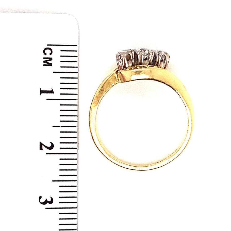 18ct Yellow Gold Three Stone Diamond Ring - Size K 1/2