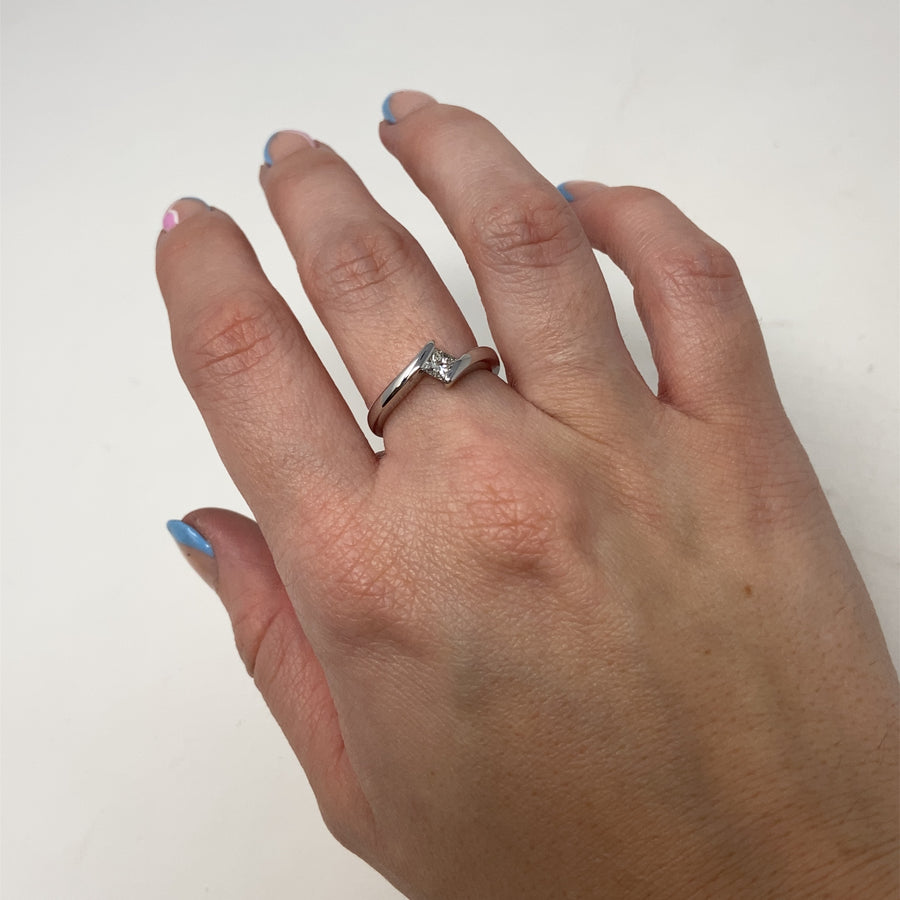 18ct White Gold Single Stone Diamond Ring (c. 0.25-0.30ct) - Size L 1/2