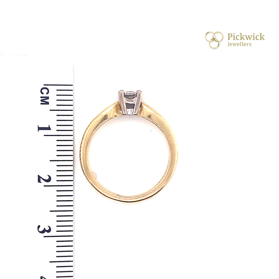 18ct Yellow Gold Diamond Solitaire Ring - Size K