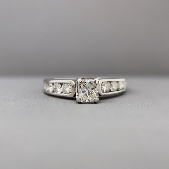 14ct White Gold Single Stone Diamond Ring with Diamond Shoulders (c. 0.60ct) - Size J 1/2