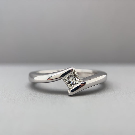 18ct White Gold Single Stone Diamond Ring (c. 0.25-0.30ct) - Size L 1/2