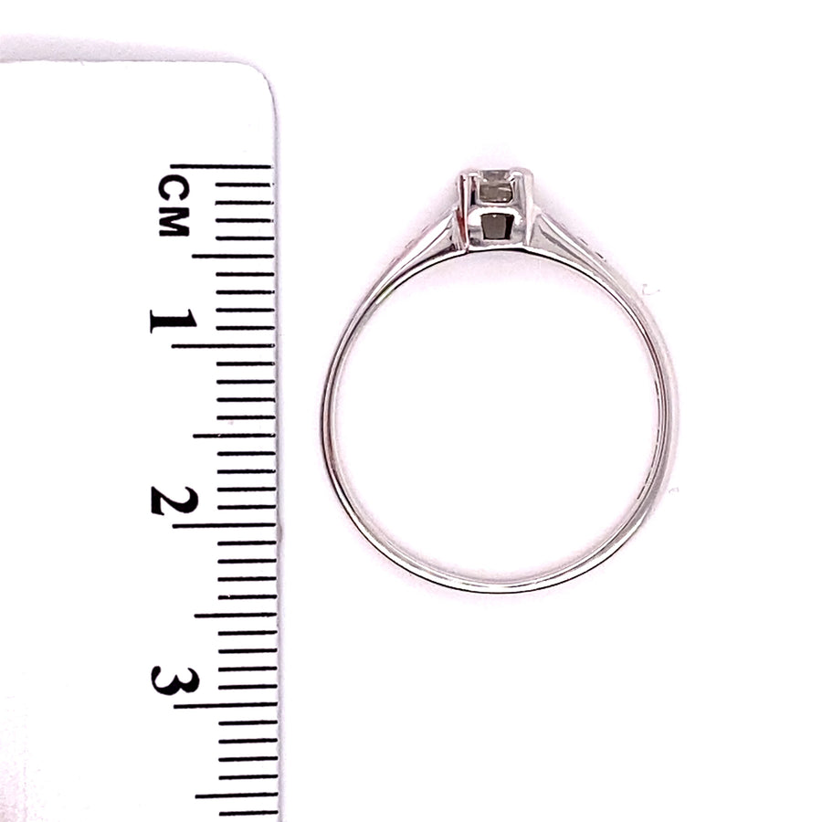 18ct White Gold Fancy Diamond Ring (c. 0.35ct) - Size O 1/2